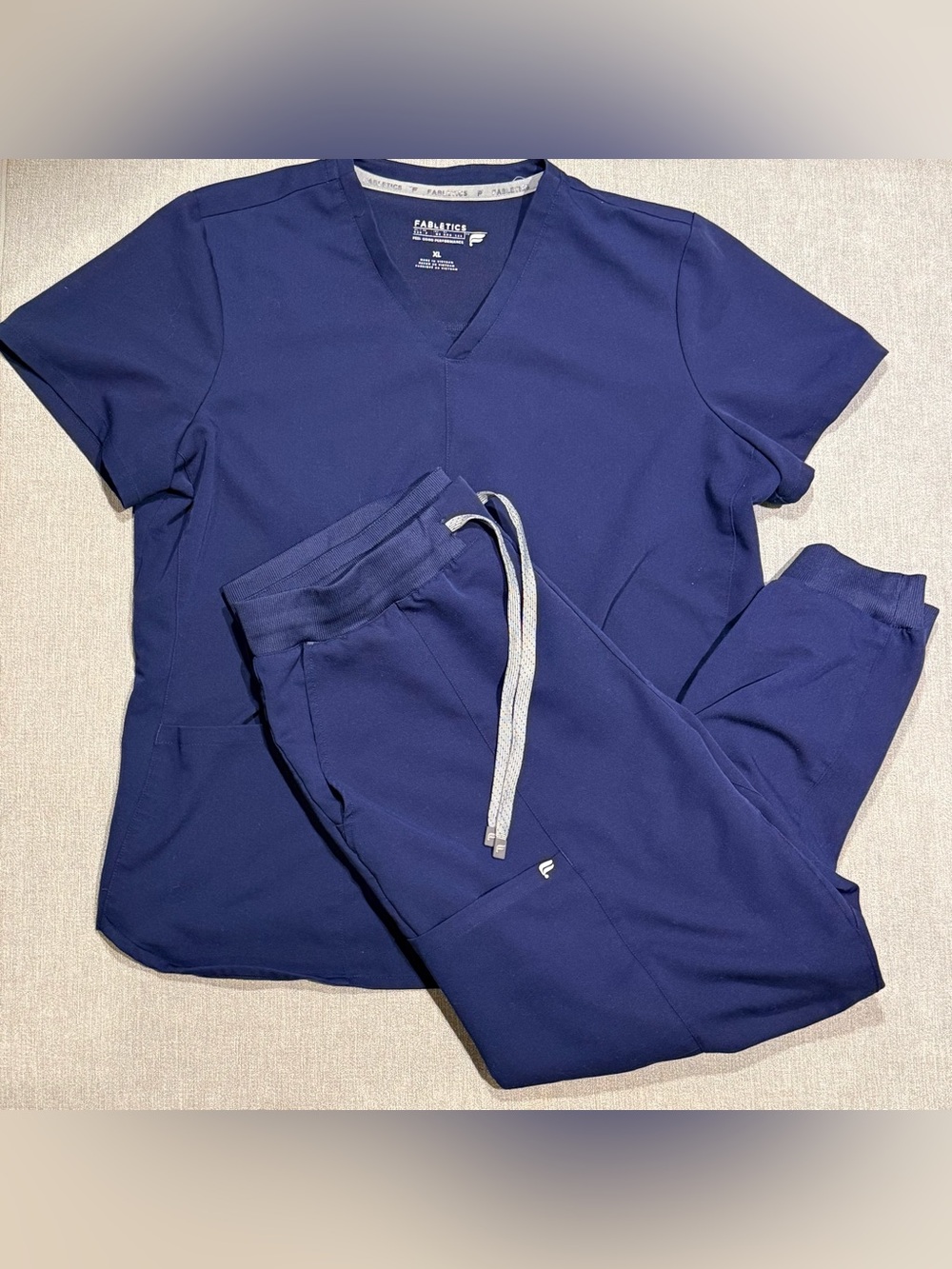 Fabletics Navy Women’s Medical Scrub Set XL Blue V-Neck Top Jogger Pants